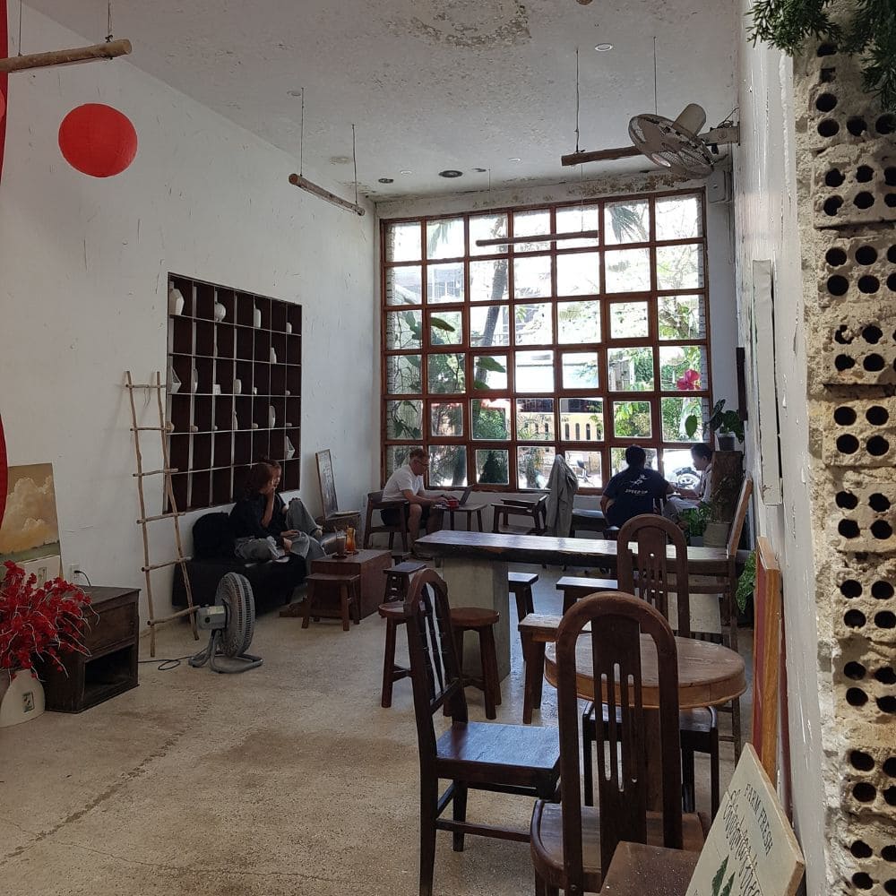 다낭 호이안 카페 추천 - Cam Coffee n More 내부 풍경