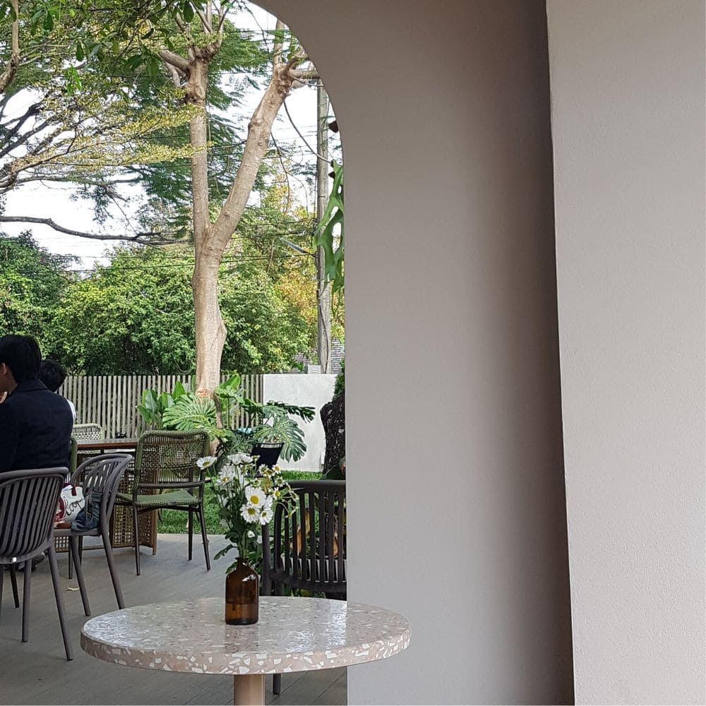 치앙마이 노트북 작업 카페 추천 - FULO Cafe 외부 풍경