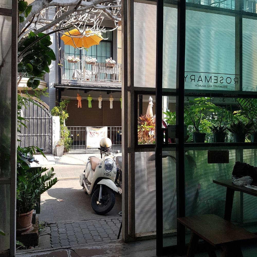 chiang-mai-best-brunch-cafes 치앙마이 브런치 맛집 추천 - Cafe Rosemary 내부 풍경
