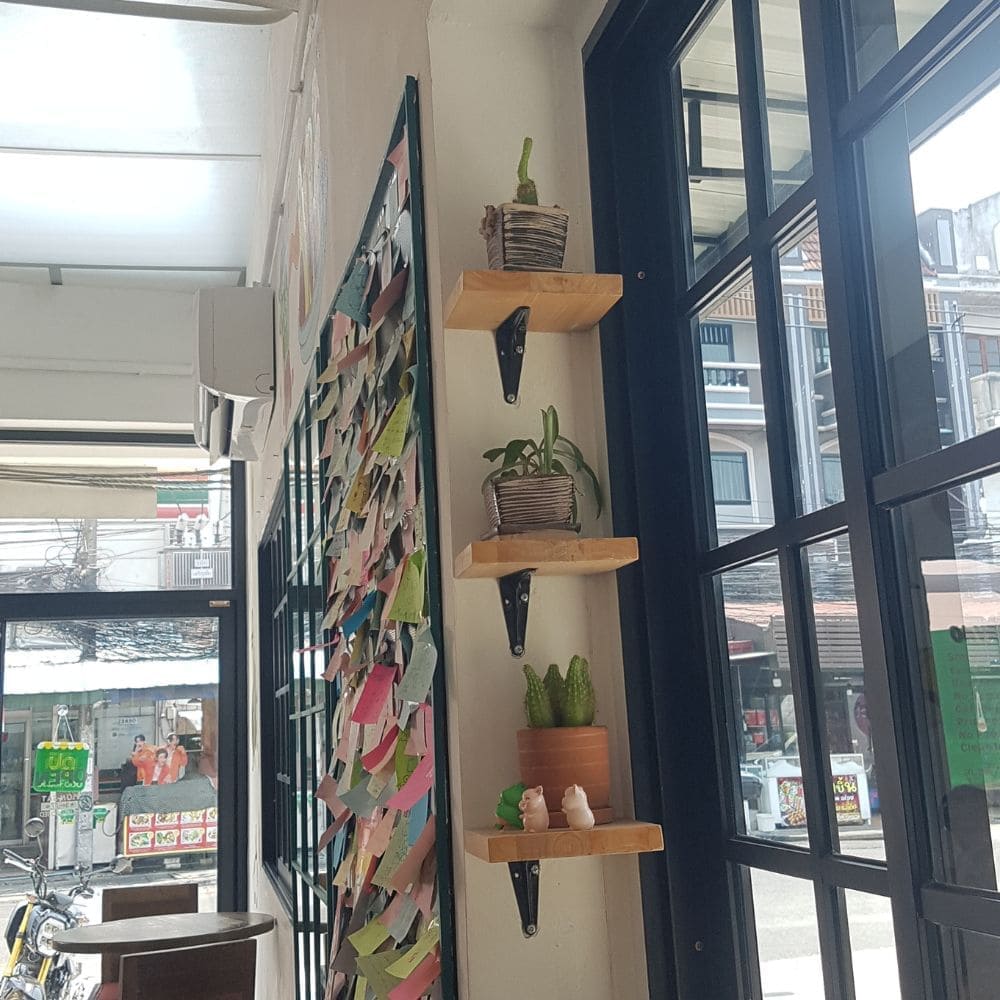 chiang-mai-best-brunch-cafes 치앙마이 브런치 맛집 추천 - OYES Smoothies 내부 풍경