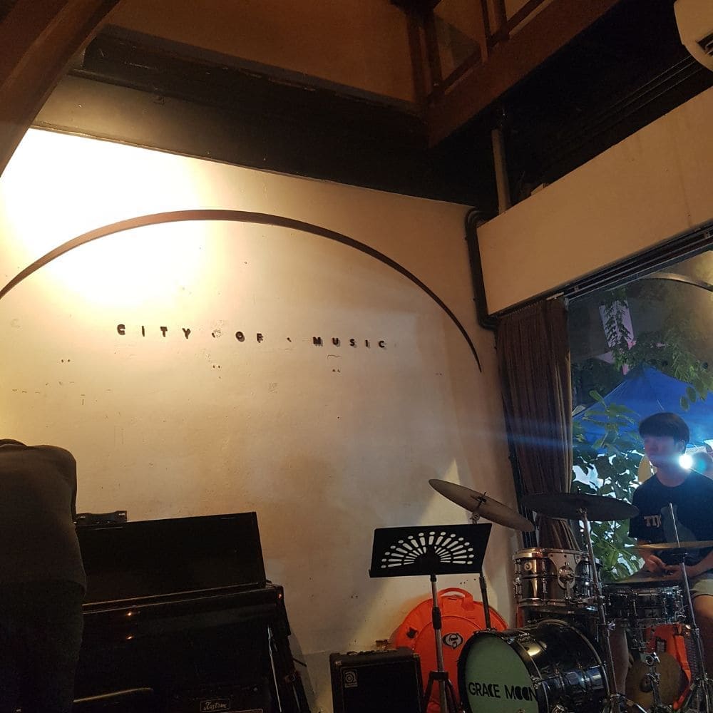 치앙마이 재즈바 후기 - 마호리시티 재즈 바 내부 풍경