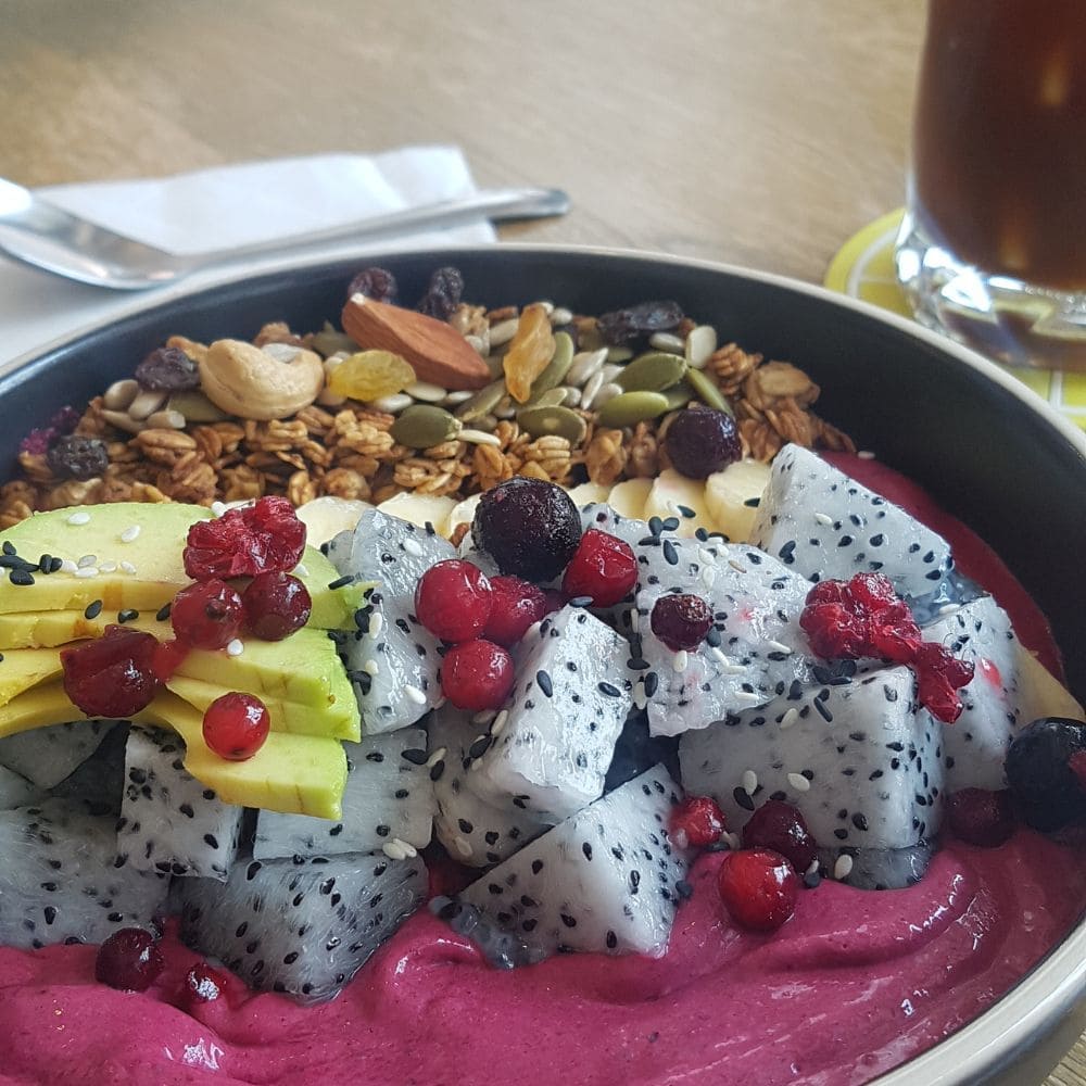 chiang-mai-best-brunch-cafes 치앙마이 브런치 맛집 추천 - OYES Smoothies 스무디 볼