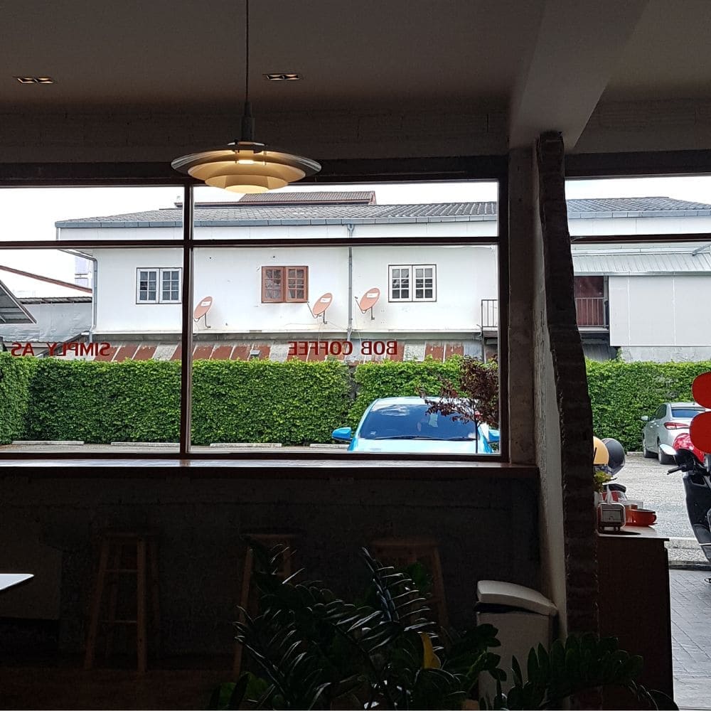 chiang-mai-work-laptop-cafes-recommend 치앙마이 노트북 작업 카페 추천 - BOB Coffee 내부 풍경