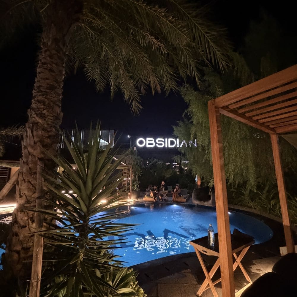 발리 짱구 헬스장 추천 - OBSIDIAN GYM BALI 외부 공간