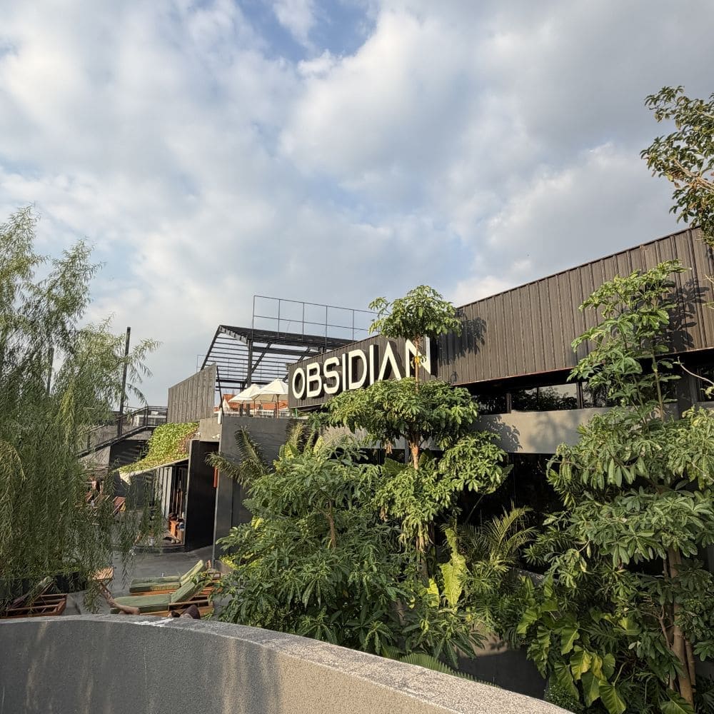 발리 짱구 헬스장 추천 - OBSIDIAN GYM BALI 외부 공간