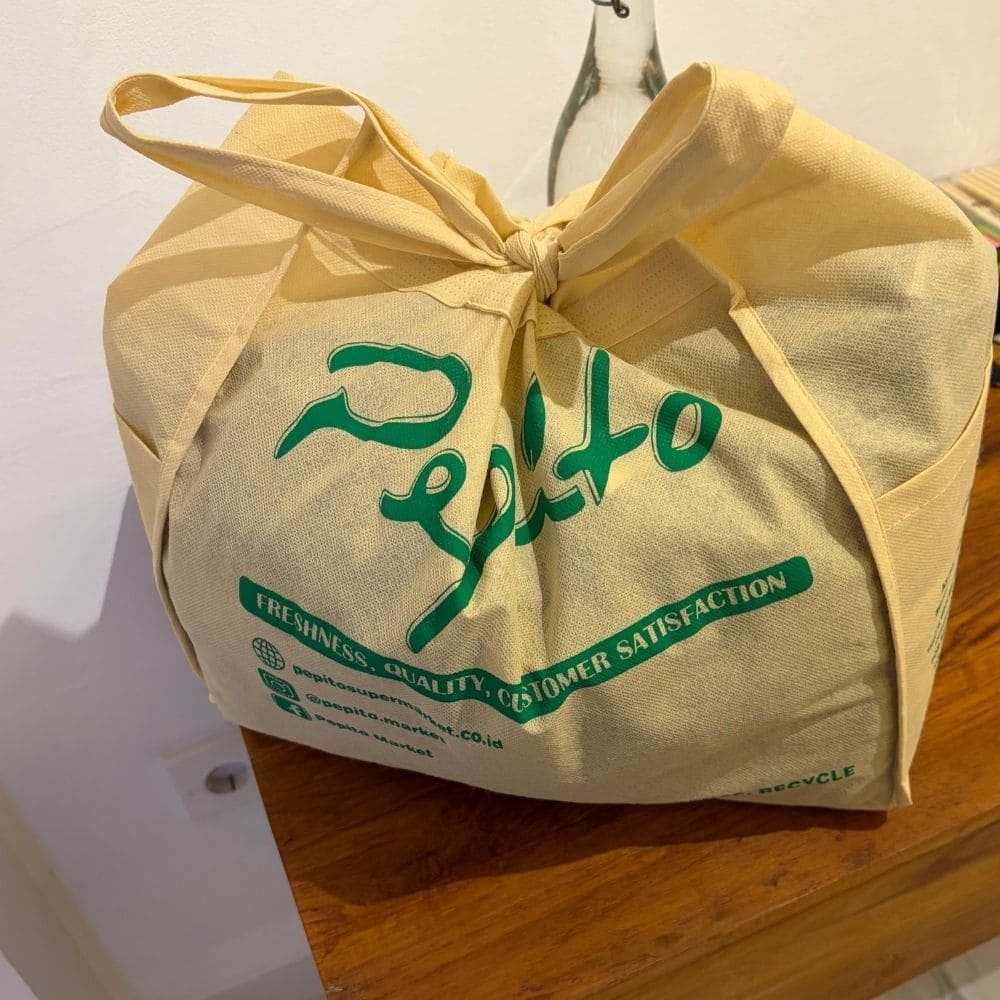 발리 짱구 마트 추천 - Pepito Market 천 가방 이미지