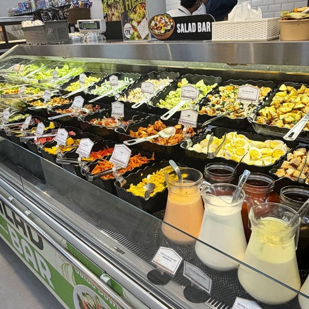 발리 짱구 마트 추천 - Pepito Market 샐러드 바 코너