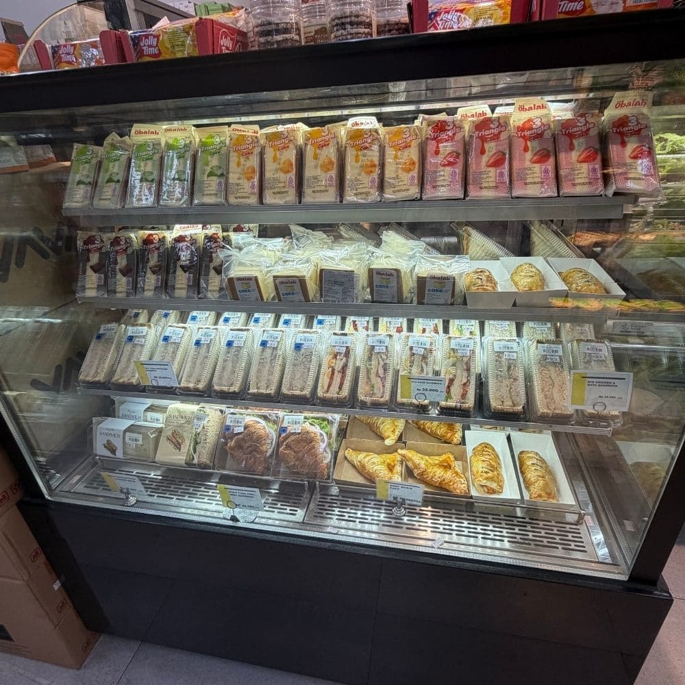 발리 짱구 마트 추천 - Pepito Market 샌드위치 판매 코너